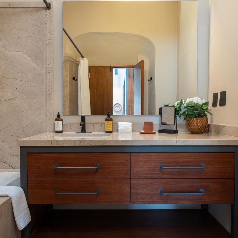 Casona del Buen Huerto, Modern 2BR Home in Queretaro - Two-Bedroom House - 29