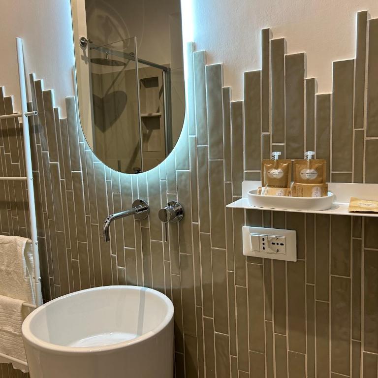 Addimura rooms - Deluxe Double Room with Bath - 4