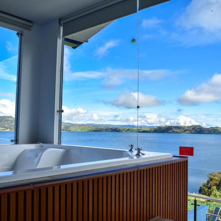 Alpez Chalet - Two-Bedroom House - 1