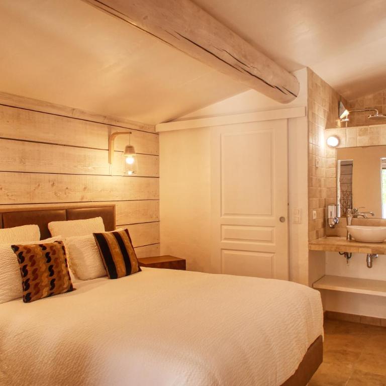 Les Chambres du Hameau , une Parenthèse Provençale - Suite Familiar Deluxe - 8