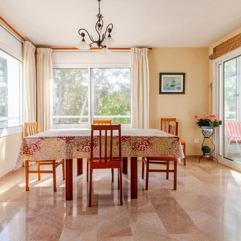 Apartmento en Primera línea de Mar, vistas al Mar y Piscina - Apartamento de 2 dormitorios - 11