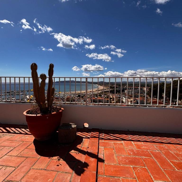 Catala 40 - Apartamento con Parking y Vista en L'Estartit - ES-323-73 - Apartment - 28