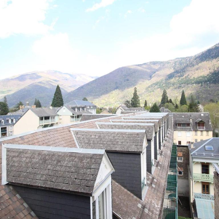Élégant T3 Duplex avec Ascenseur à Luchon, Parking et Wifi - FR-1-313-242 - Appartement - 8