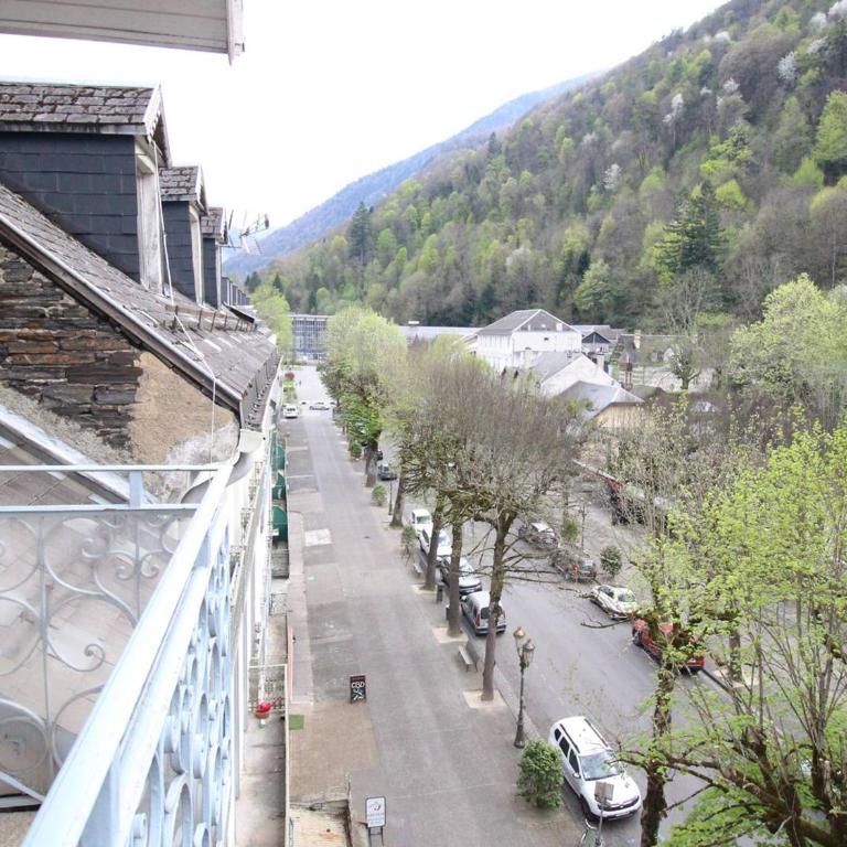 Élégant T3 Duplex avec Ascenseur à Luchon, Parking et Wifi - FR-1-313-242 - Appartement - 10