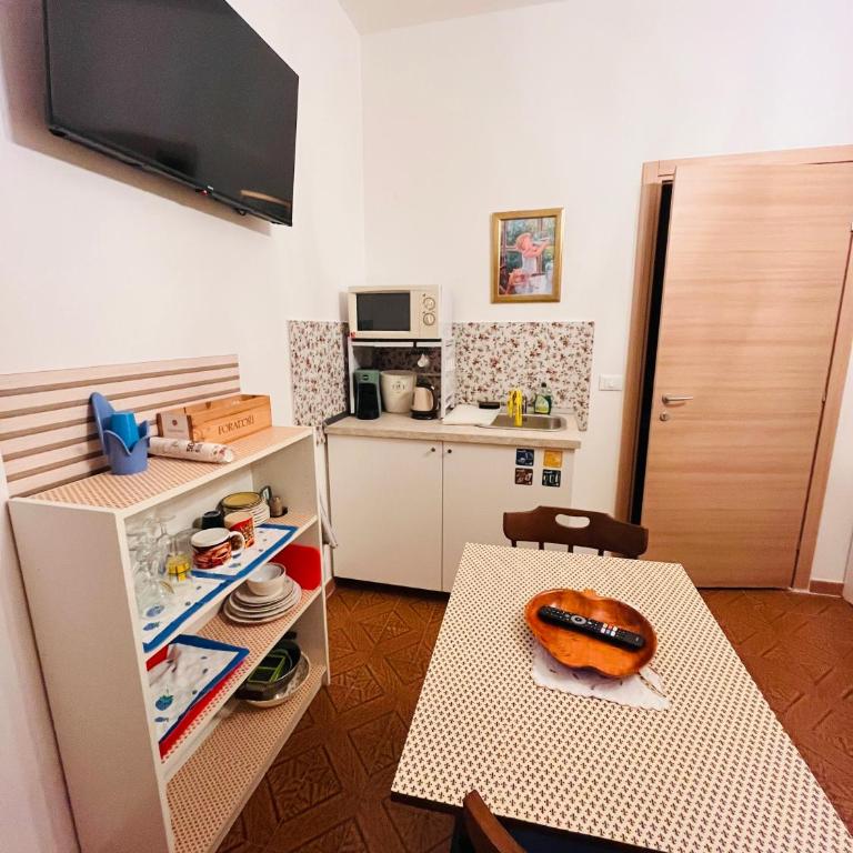 Pisa House - Camera Tripla con Bagno Privato - 9