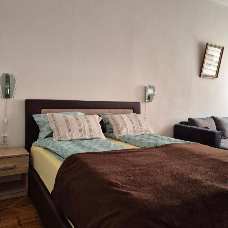 Tulip Apartment - One-Bedroom Apartment - 5
