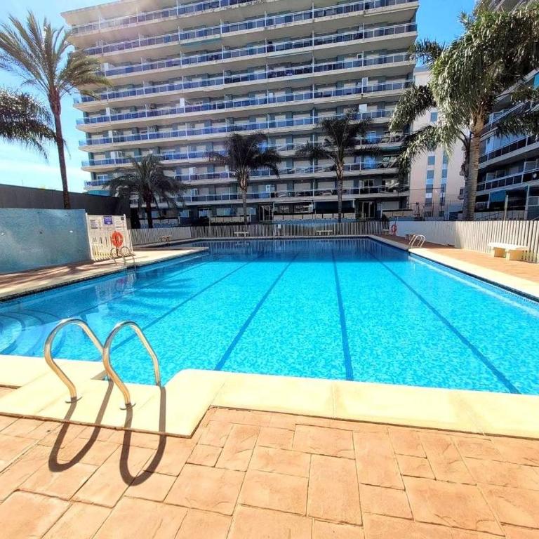 Modern apartment with a big pool and free parking - Apartamento de 2 dormitorios - 2