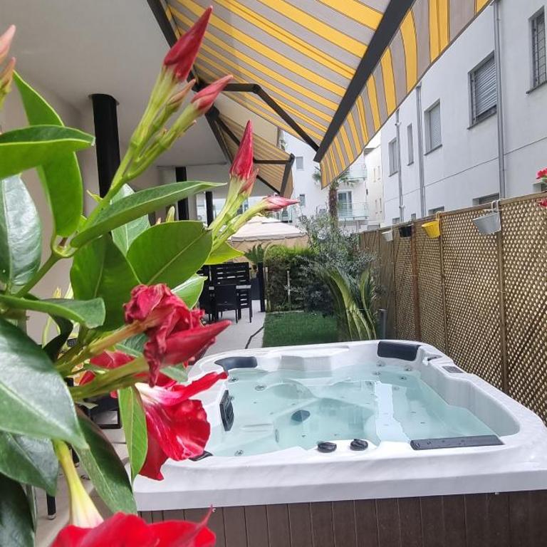 Hotel Rossini 4S - Suite con Vasca Idromassaggio - 1