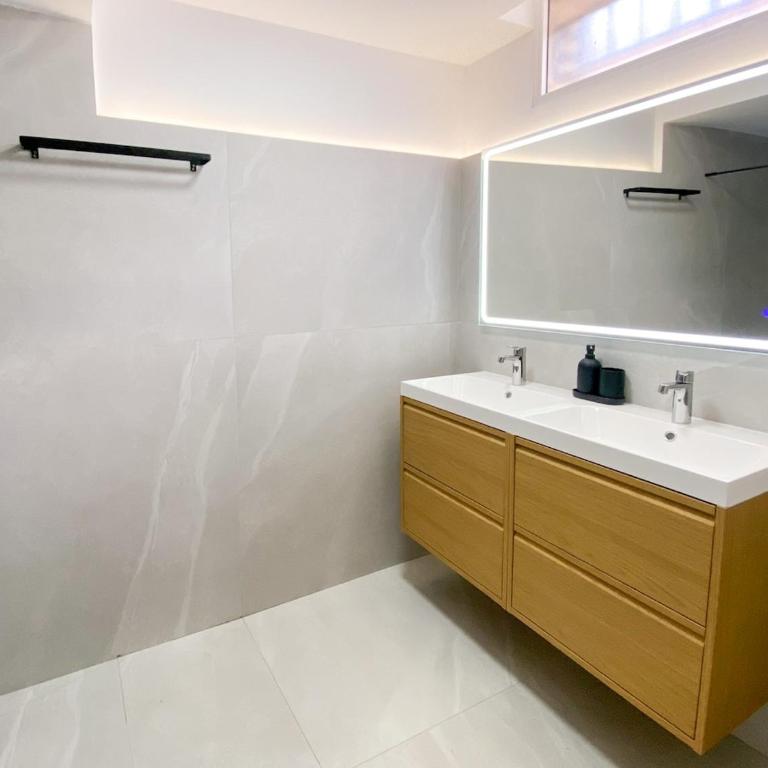 Villa with private swimming pool in Sevilla - Villa - 22