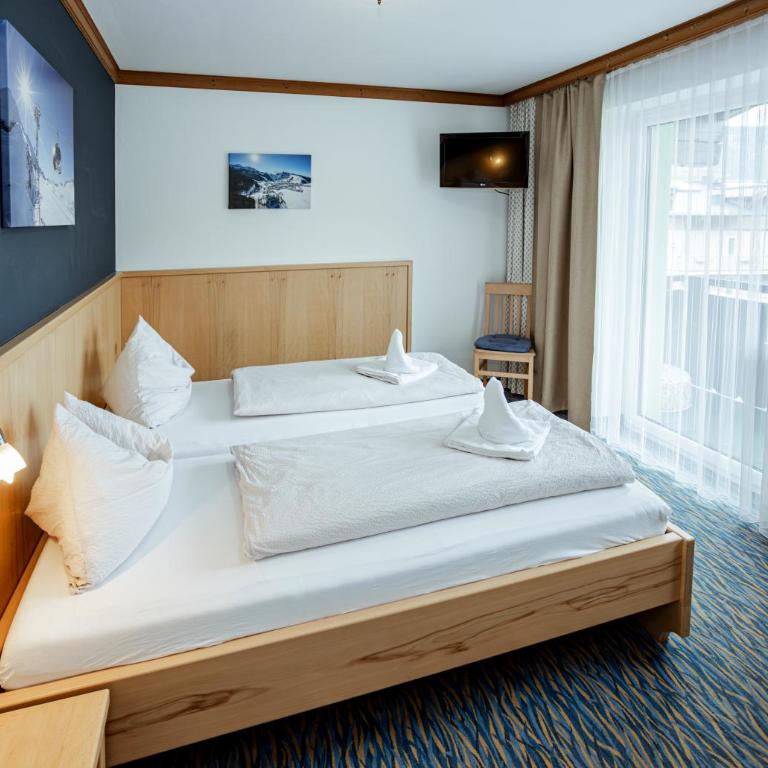 ESCHENHOF - Bed & Breakfast - Doppelzimmer mit Bergblick - 7