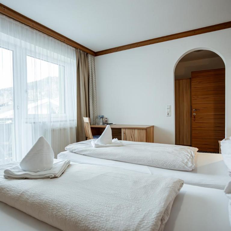 ESCHENHOF - Bed & Breakfast - Doppelzimmer mit Bergblick - 5