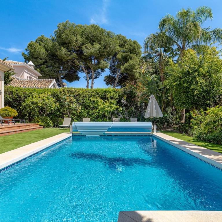 Luxury Villa, Heated pool, Next to the beach - Villa - 36