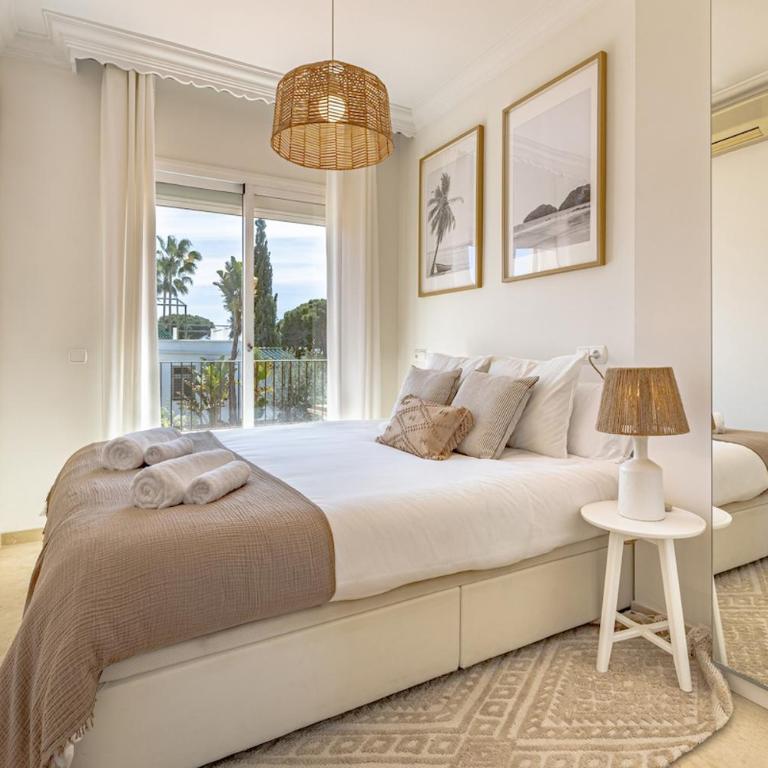 Luxury Villa, Heated pool, Next to the beach - Villa - 17