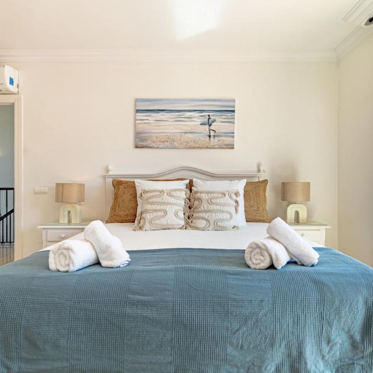 Luxury Villa, Heated pool, Next to the beach - Villa - 16