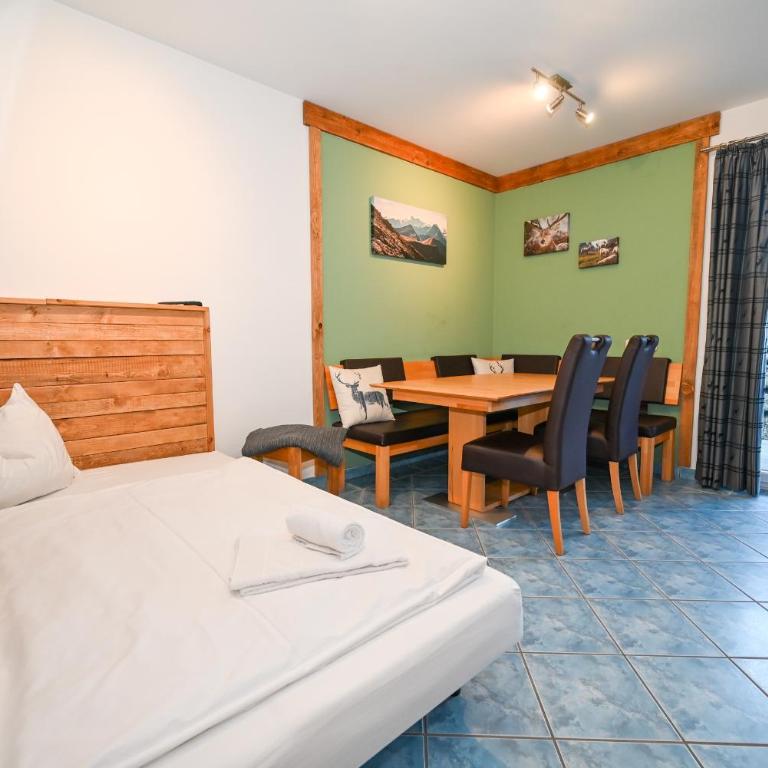 Panorama Apartments Bruck by All in One Apartments - Apartment mit Terrasse - 3