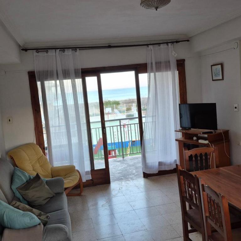 CANET de BERENGUER - Three-Bedroom Apartment with Balcony - 9