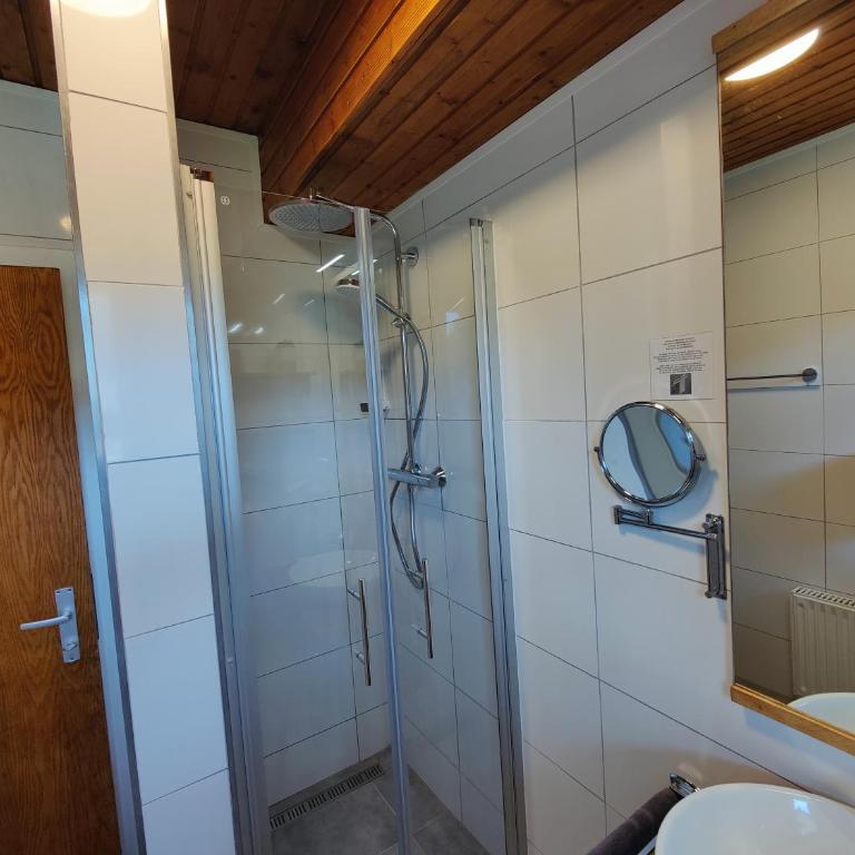 Pension Almhof - Doppelzimmer mit Balkon - 12