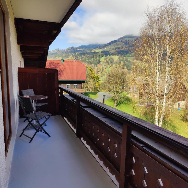 Pension Almhof - Doppelzimmer mit Balkon - 15