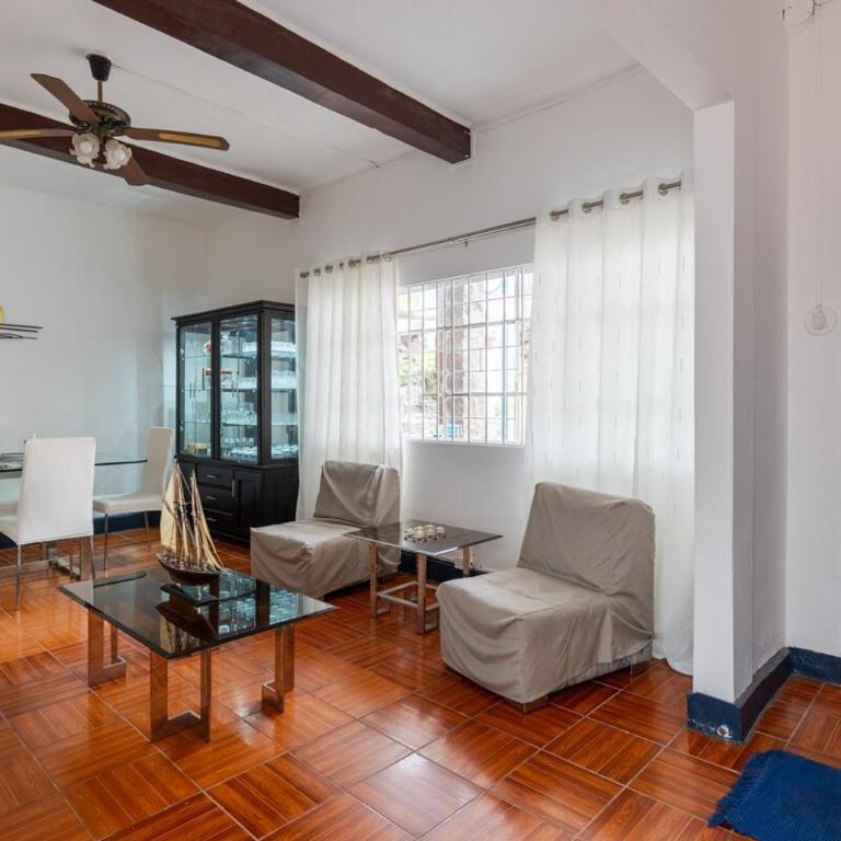 Wild Beach House 5BD - 4BR Beach BBQ WiFi - Six-Bedroom House - 8