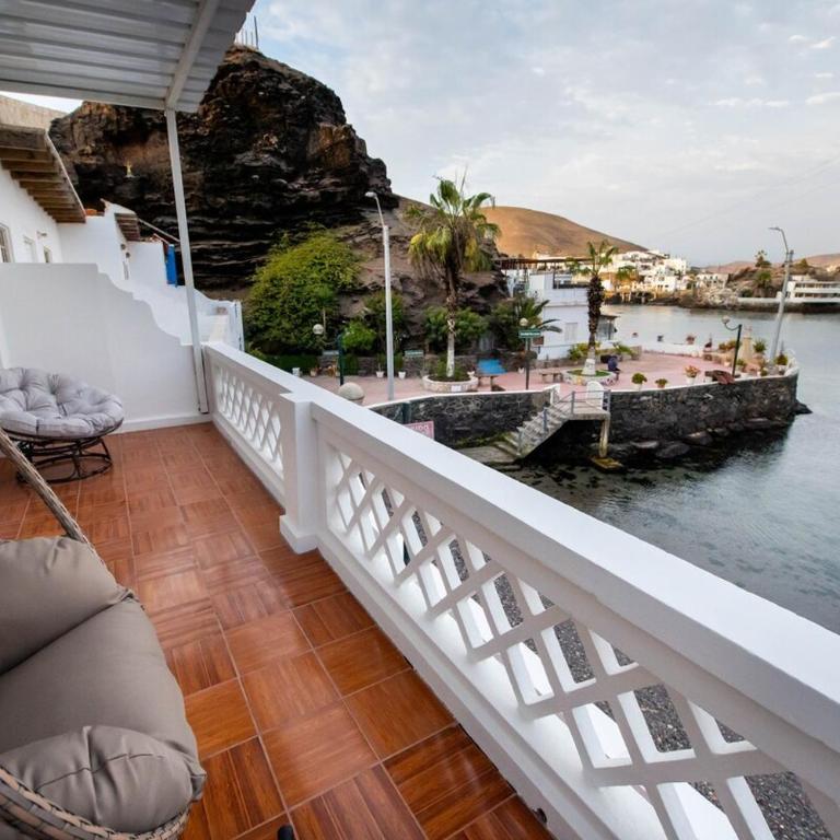 Wild Beach House 5BD - 4BR Beach BBQ WiFi - Six-Bedroom House - 68