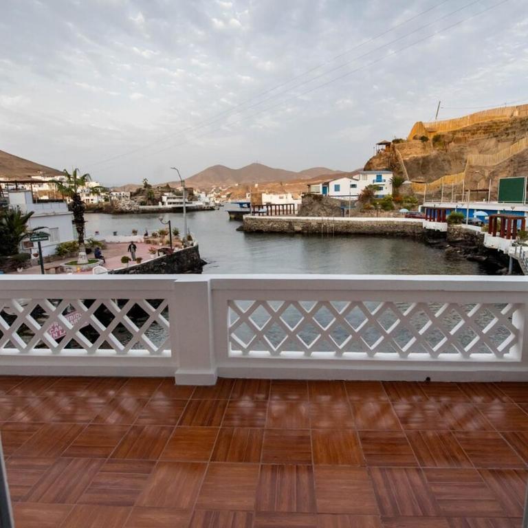 Wild Beach House 5BD - 4BR Beach BBQ WiFi - Six-Bedroom House - 70