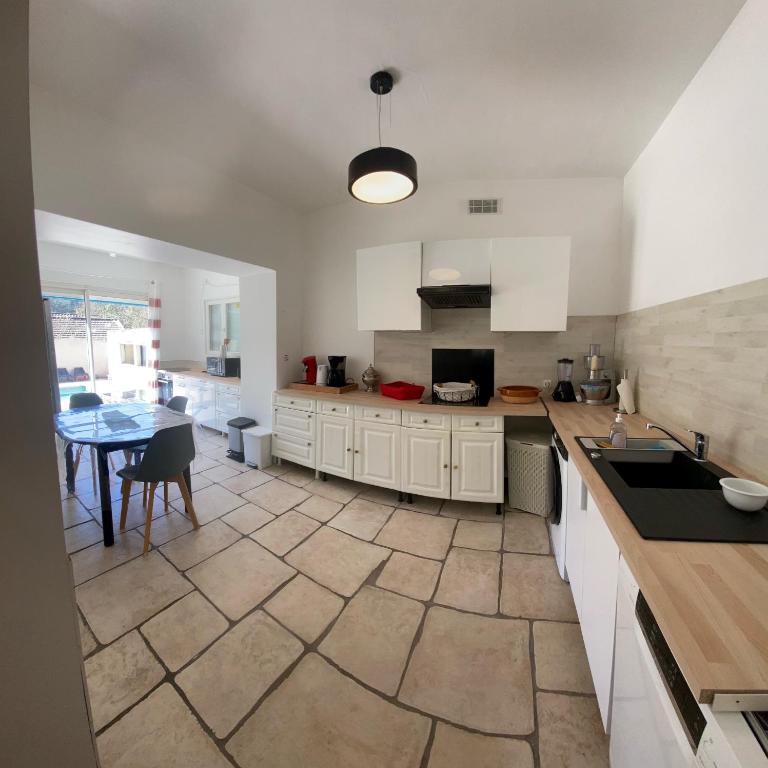 Maison familiale à Nimes - Villa 3 Chambres - 6