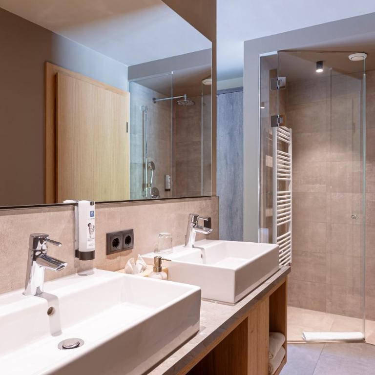 Montafon Suites Schruns by ALPS RESORTS - Superior Three-Bedroom Penthouse Apartment - 16