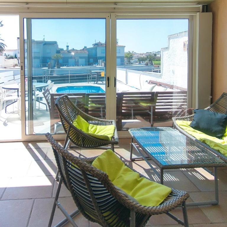 WELCS CASA 240 EMP con piscina y vista al canal - Villa - 2