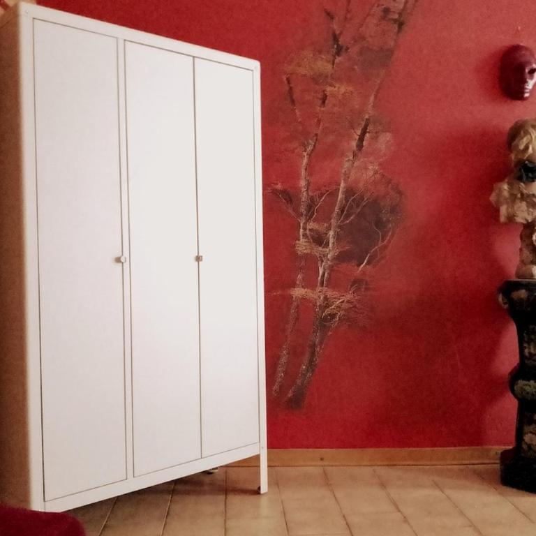 Scenic Artist's Home on Canal in City Center 100 Square Meters - Two-Bedroom Apartment with Water View - 18