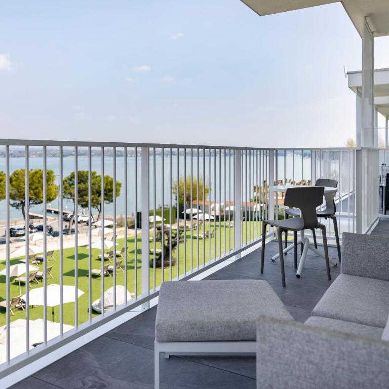 Vision Hotel - Junior Suite con Vista Lago - 4
