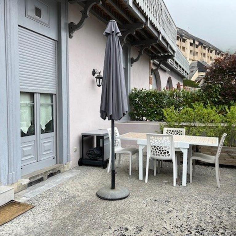 Chalet élégant au centre de Cauterets avec terrasse - FR-1-812-51 - Appartement - 10
