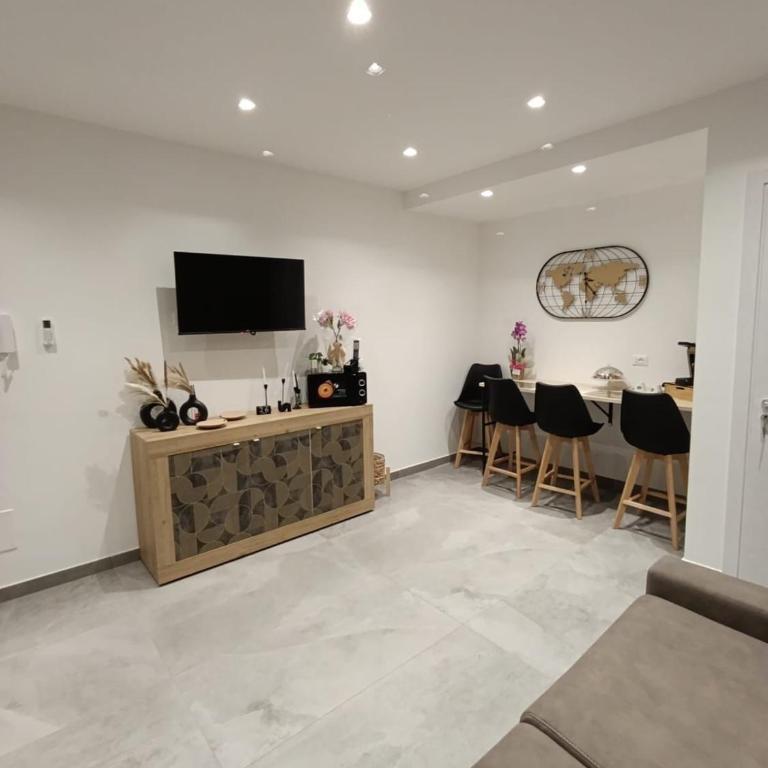 Home Luxury Felice - Double Room with Private Bathroom - 3