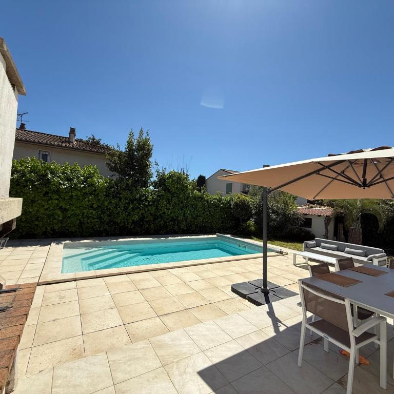 Villa Salvador 4 Chambres Piscine - Maison de Vacances 4 Chambres - 4