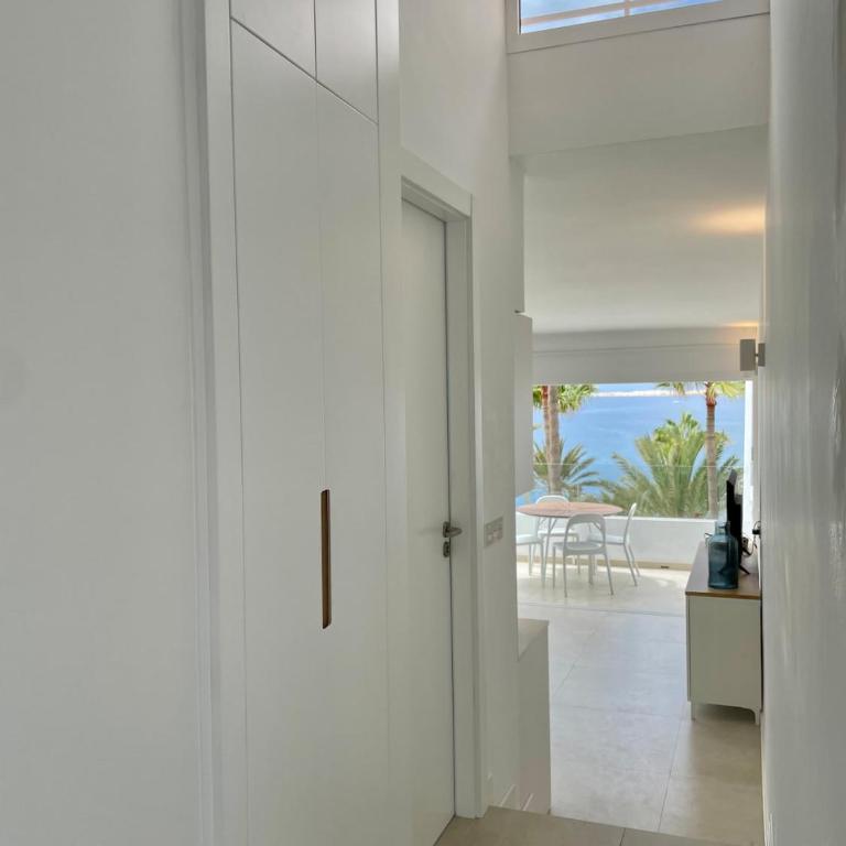 Great Ocean Views - One-Bedroom Apartment - 16