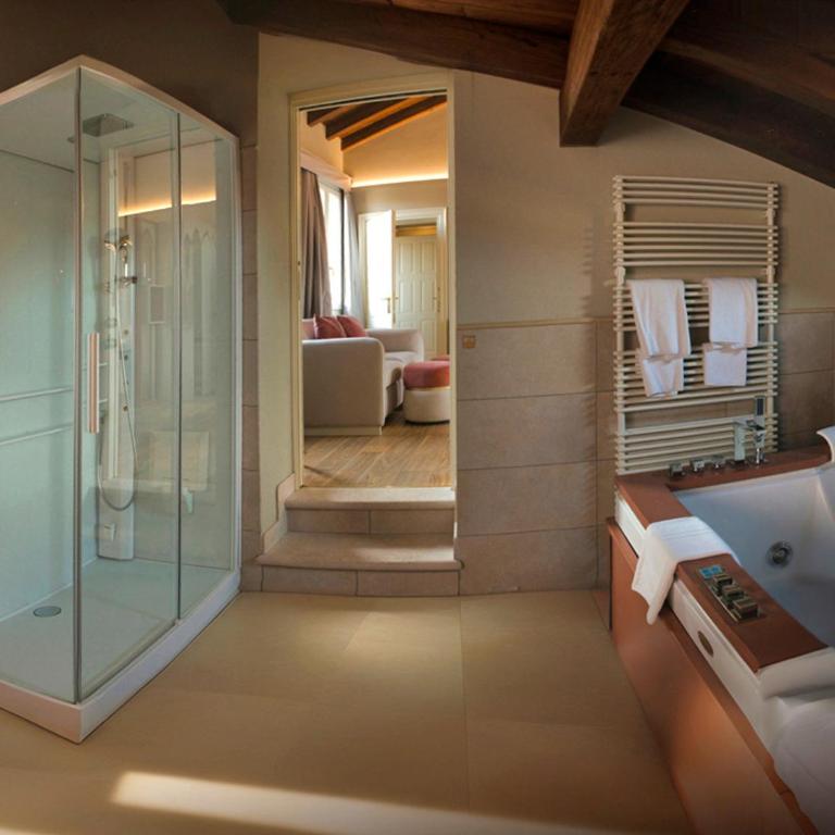 Relais Balcone di Giulietta - Suite Superior con Vasca Idromassaggio - 10