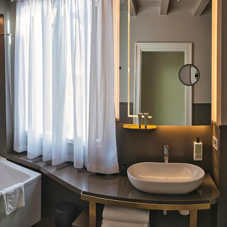 Relais Balcone di Giulietta - Suite Deluxe con Vasca Idromassaggio - 12