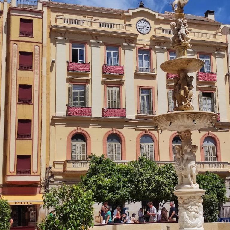 Elegancia y confort en el corazón de Málaga - Apartamento de 2 dormitorios con balcón - 42