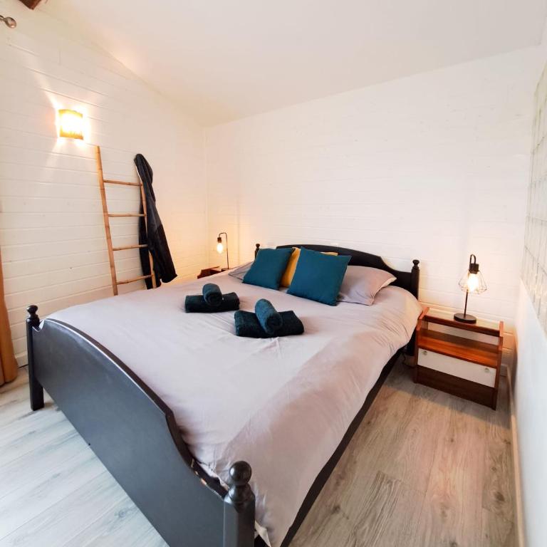 Les Cerisiers - PROCHE DU GOLF, DES THERMES DE SAUJON ET DU CENTRE VILLE - MAISON FAMILIALE - Three-Bedroom Home - 16