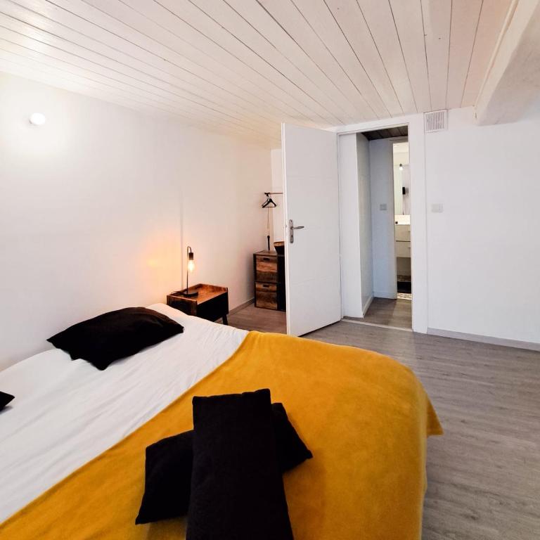 Les Cerisiers - PROCHE DU GOLF, DES THERMES DE SAUJON ET DU CENTRE VILLE - MAISON FAMILIALE - Three-Bedroom Home - 23