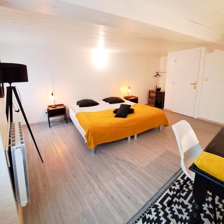 Les Cerisiers - PROCHE DU GOLF, DES THERMES DE SAUJON ET DU CENTRE VILLE - MAISON FAMILIALE - Three-Bedroom Home - 22