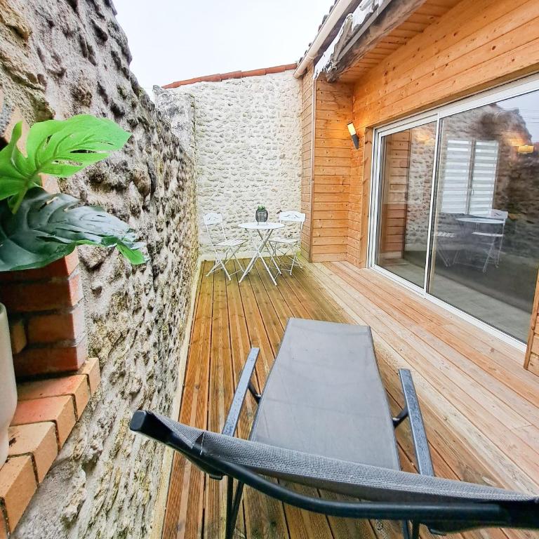 Les Cerisiers - PROCHE DU GOLF, DES THERMES DE SAUJON ET DU CENTRE VILLE - MAISON FAMILIALE - Three-Bedroom Home - 31