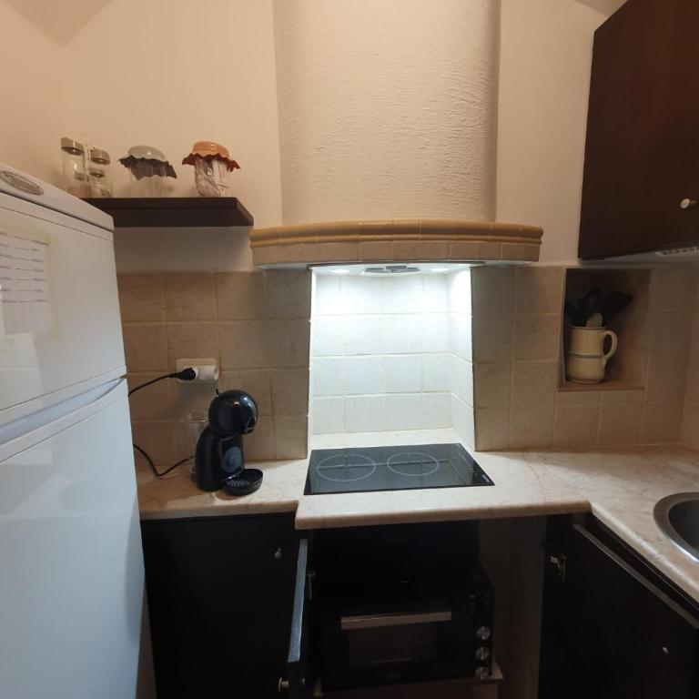 Denise's White House - One-Bedroom Apartment - 4