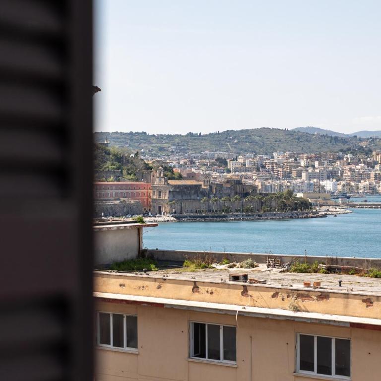 Domus Vittorio - Camera Matrimoniale con Balcone e Vista Mare - 4