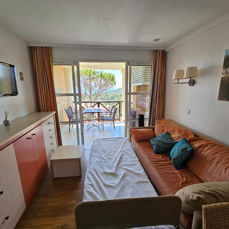 Nid d'Azur à Cap Esterel - Côte d'Azur - VUE MER - Climatisé - Piscines - Appartement 1 Chambre - 13