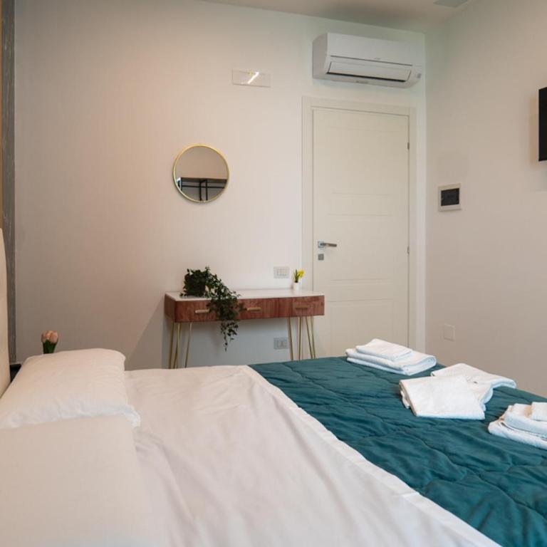 Relais San Demetrio - Modern & Central rooms by Leading Hotel - Camera Queen Superior - 11