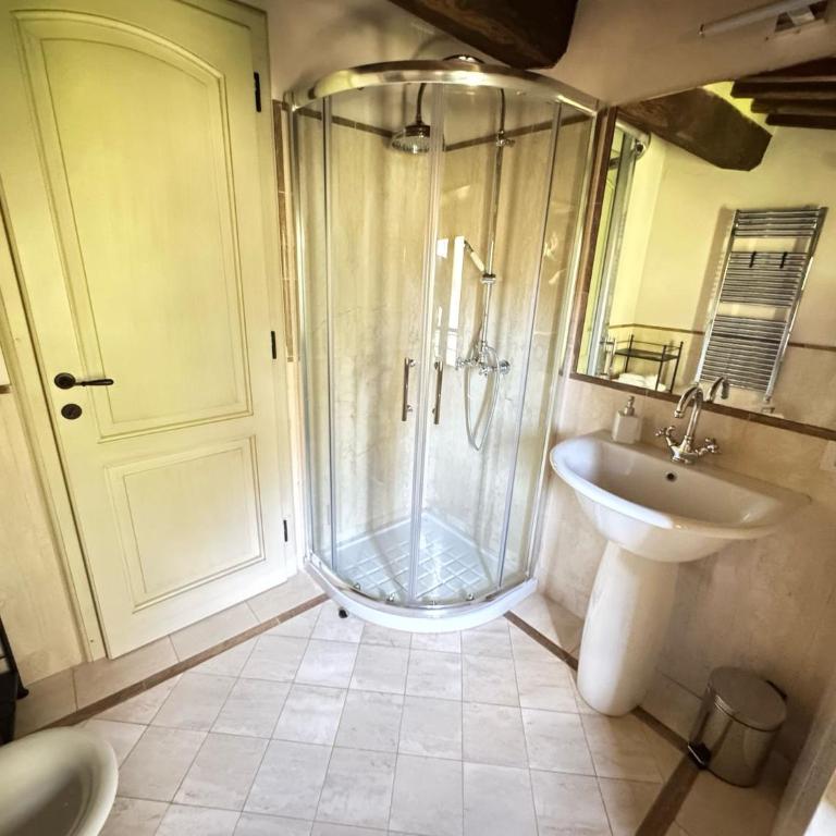 Pio Bove Rooms - Camera Quadrupla con Bagno - 8