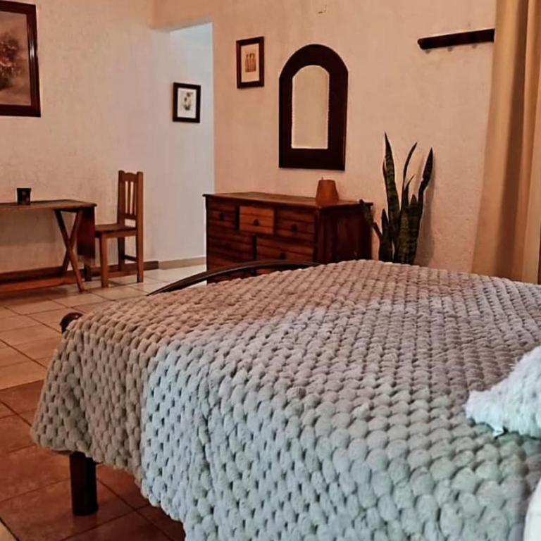 Amplia Casa en el Corazón de Sancris - Three-Bedroom House - 2