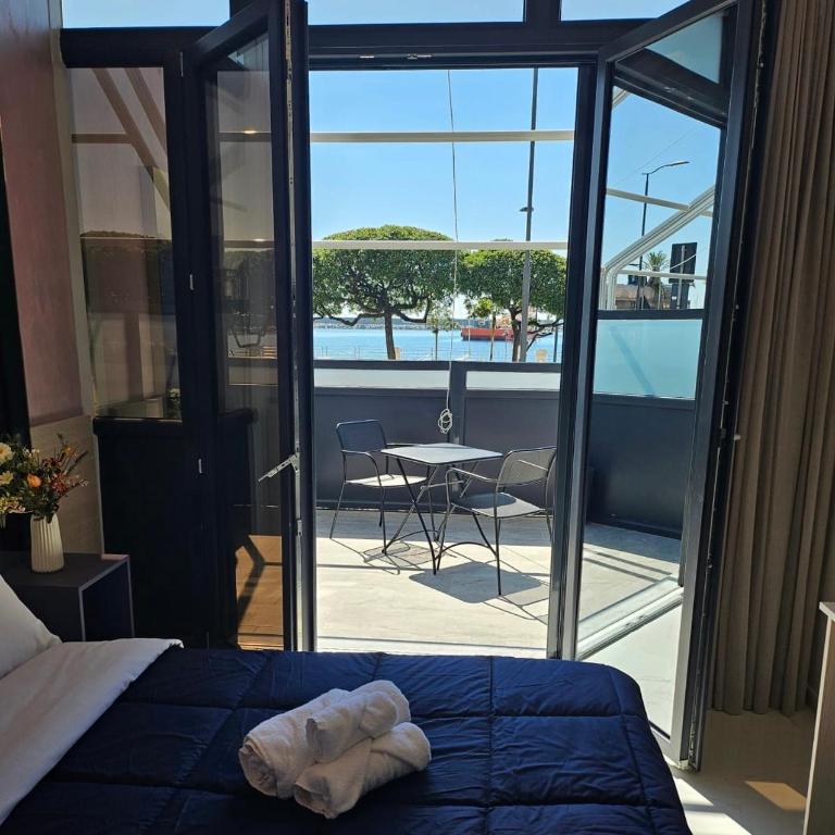Blue Seagull Guest House - Camera Matrimoniale con Balcone e Vista Mare - 1
