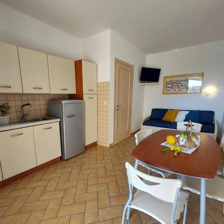 Lido Azzurro Residence rta - Appartamento con 2 Camere da Letto (6 Adulti) - 2
