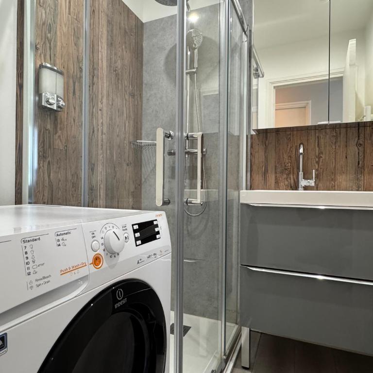 70m2 climatisé - Parking privé - Terrasse - 2 chambres - Lycée Roosevelt - Reims Arena - Appartement 2 Chambres - 4